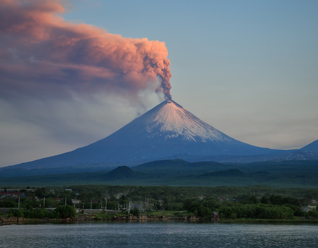 Вулканы Земли: спящие, действующие, потухшие. Вулканы самые высокие, опасные, активные, действующие, география 5 класс.