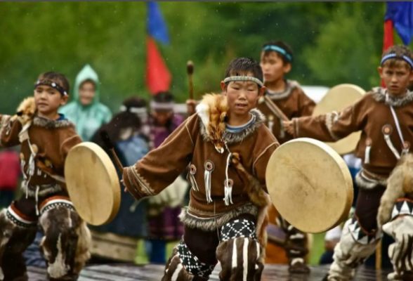 Какие коренные народы проживают в западной сибири выберите три варианта ответа