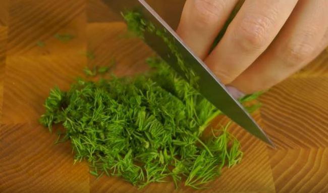 как резать укроп для салата